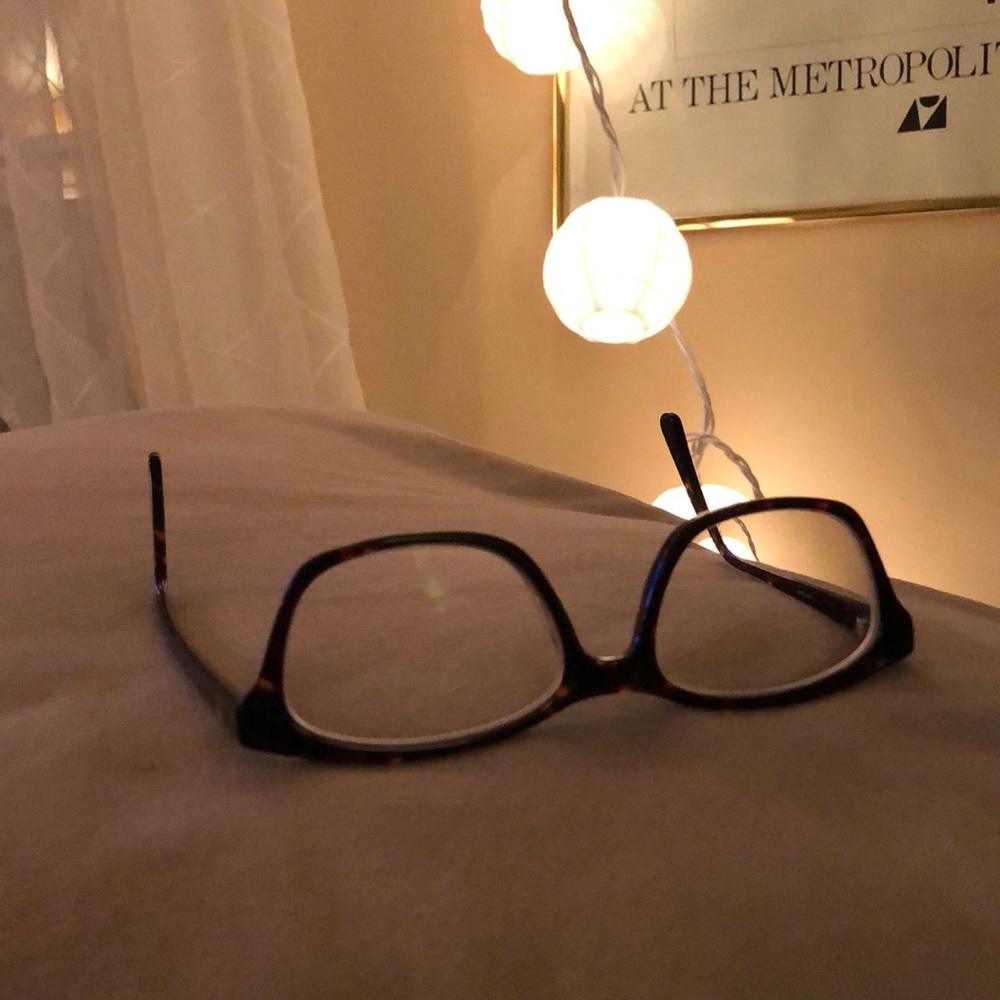 Glasses - Picture 3 of 8